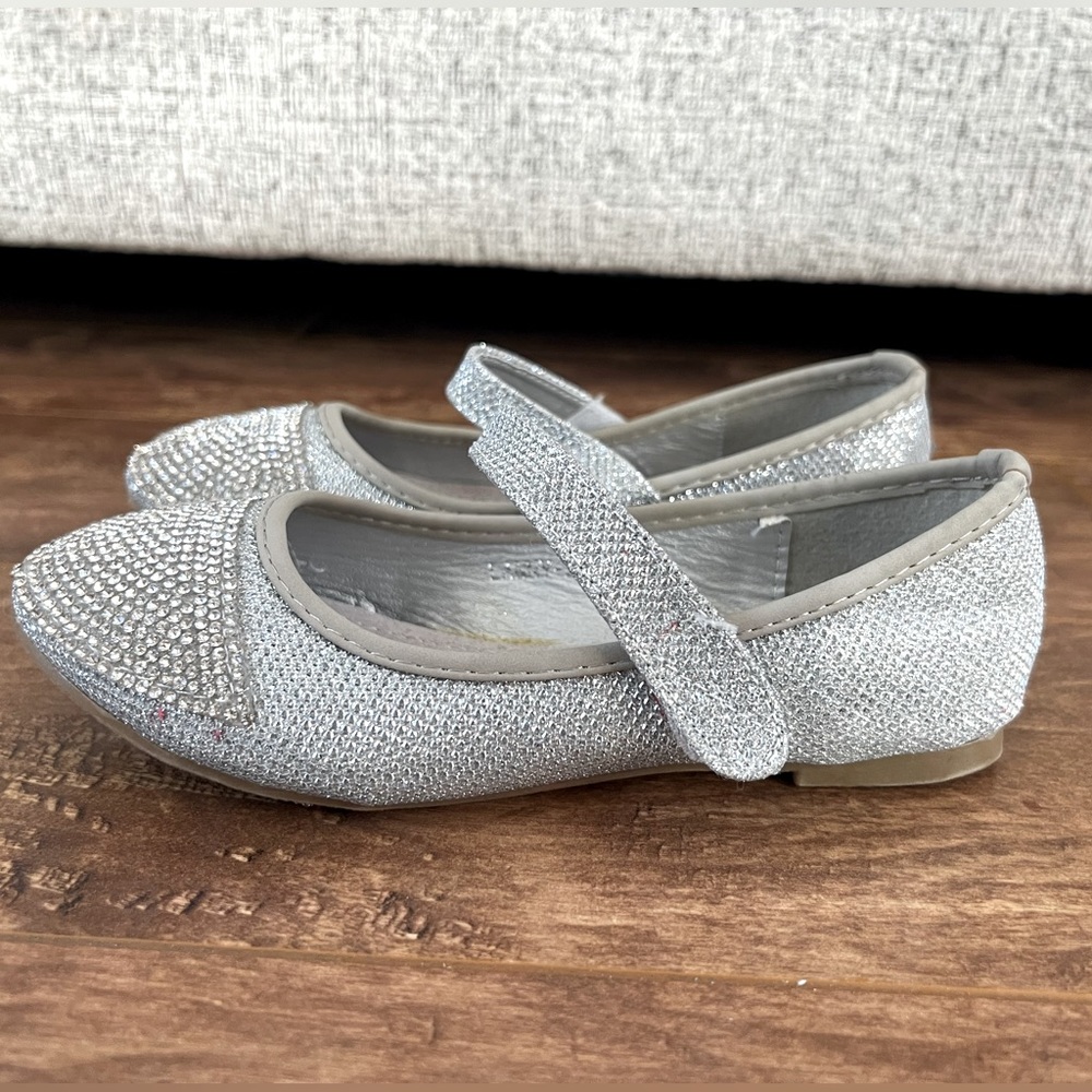 Styluxe silver sparkling rhinestones holiday dress shoes size 1